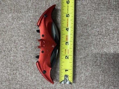Batman Duel Blade Knife Folding Spring Assist Good Condition - Image 1 of 4