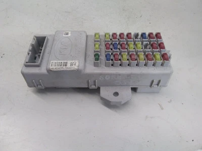 Scatola fusibili KIA SORENTO I JC 911713E930 3.3 benzina 180kw 2008 27591543 - Immagine 1 di 4