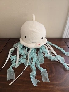 Juguete de música y luces animadas colgantes Cuddle Barn Plush Bubbles the Jellyfish 14" - Imagen 1 de 5