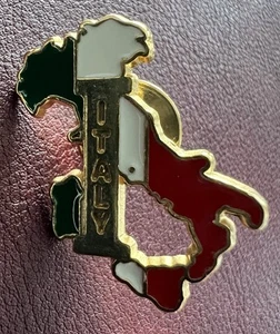 Italy Travel Pin - Picture 1 of 1