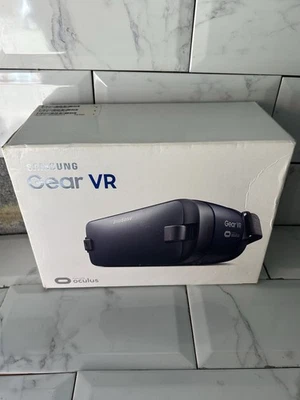 Samsung Gear VR SM-R323 Virtual Reality Headset Boxed BLACK Oculus New & Sealed - Image 1 of 4