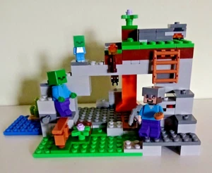 LEGO The Zombie Cave 21141 MINECRAFT 100% Complete -online Instructions - no box - Picture 1 of 5