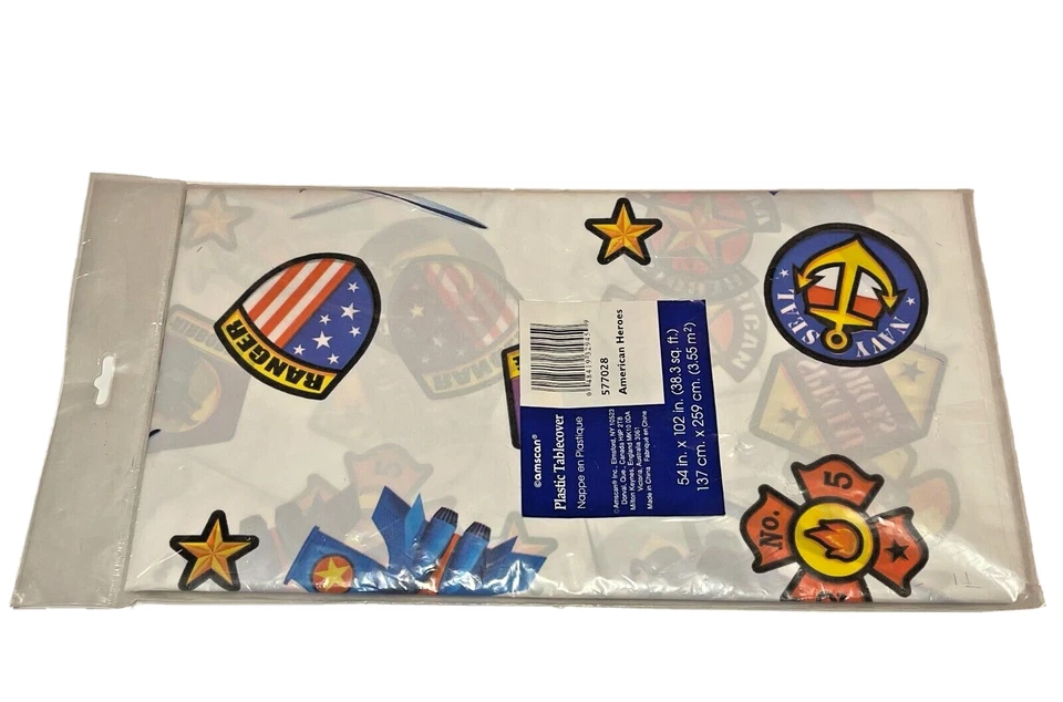 Mantel de plástico American Heroes Amscan 54 pulgadas x 102 pulgadas.  Foto 1 de 2