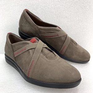 CLARKS Casual Slip On Leather Shoes Brown - Women's 7.5 - Picture 1 of 11