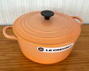 Near Mint Le Creuset Topf Pfirsich Rosa seltene Farbe 22 cm - Bild 1 von 6