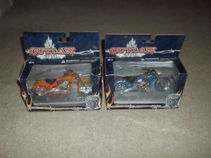 New Outlaw Steel Iron Legends Lot of 2 Die Cast Motorcycles 1:18 Toy Zone Rare - Picture 1 of 24