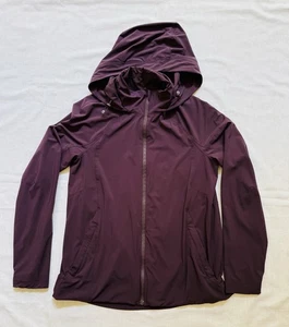 Chaqueta Lululemon Step To It con Capucha Cremallera Completa Negra Cereza Repelente al Agua Talla 6 - Imagen 1 de 6