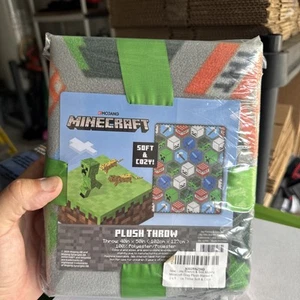 MINECRAFT Blocchi Coperta da Lancio in Peluche 40" x 50" Nuova - Foto 1 di 5