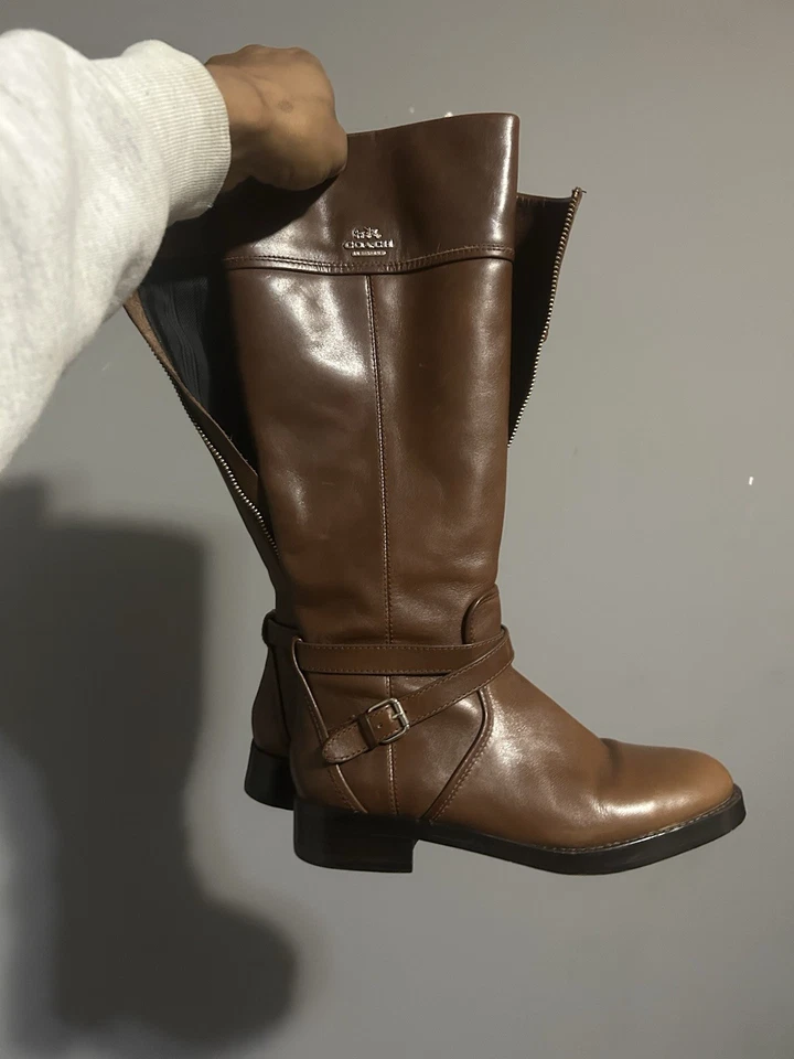 Botas Coach de Couro Femininas Tamanho 7 Alto Equitação Marrom Nogueira Novas com etiquetas - Imagem 1 de 4