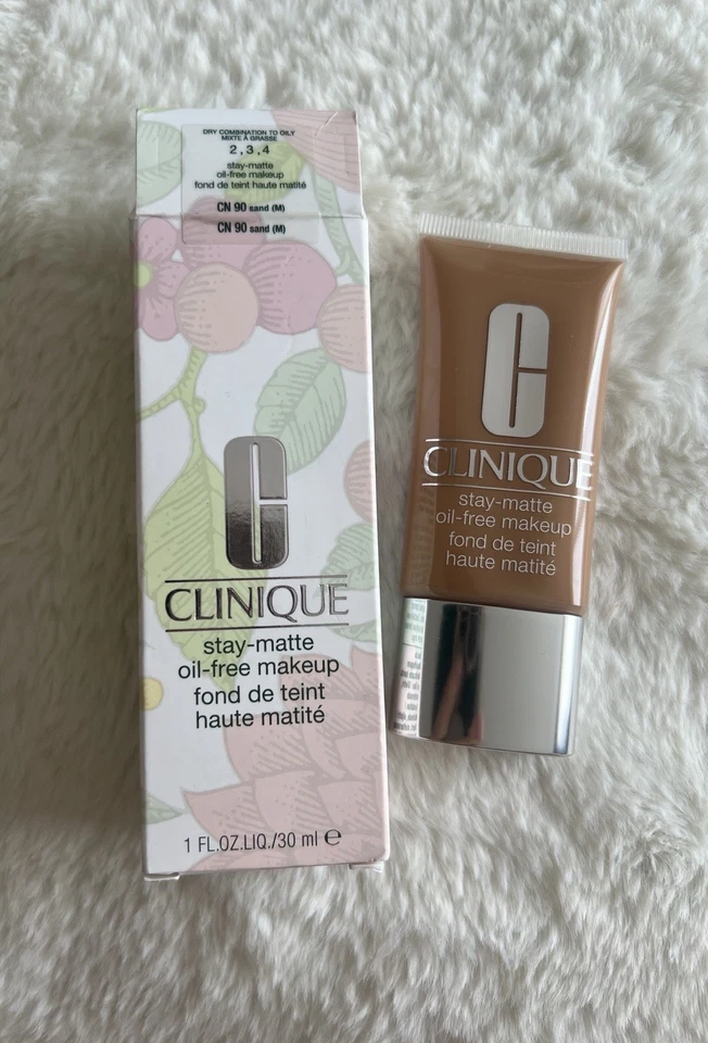 Clinique STAY-MATTE Oil-Free Makeup Foundation - CN 90 Sand (M) - Image 1 of 1