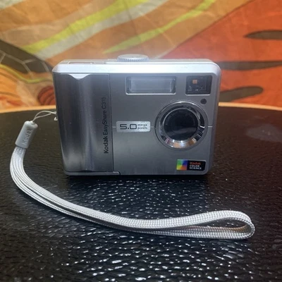 Kodak EasyShare C315 5.0MP Digital Camera - Tested Working - Uses AA Batteries  - Image 1 of 4