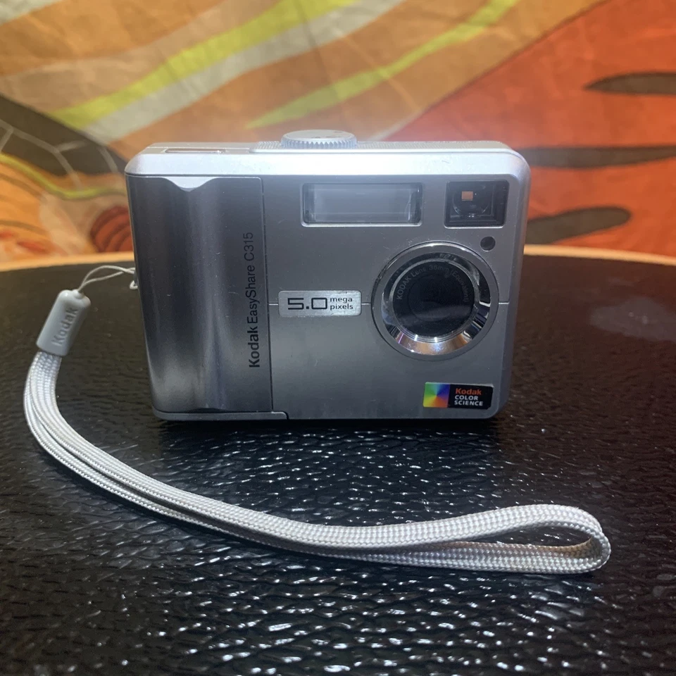 Kodak EasyShare C315 5.0MP Digital Camera - Tested Working - Uses AA Batteries  - Image 1 of 4
