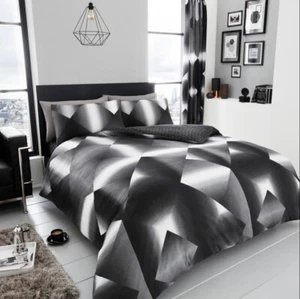 Gaveno Cavailia Luxurious 3D Triangle Duvet Cover & Pillow Case Set. Double - Picture 1 of 1