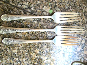 * 3TOWLE ROYAL WINDSOR STERLING SILVER 2 SALAD FORK & 1 DINNER FORK - Picture 1 of 2
