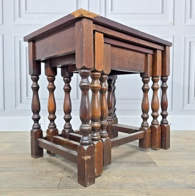 Vintage Nest Of 3 Oak Wooden Coffee Side Lamp Tables Turned Wood - Retro Nesting - Image 1 of 4