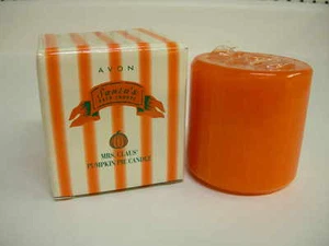 AVON! MRS. CLAUS PUMPKIN PIE CANDLE! NIB! L@@K! - Picture 1 of 1