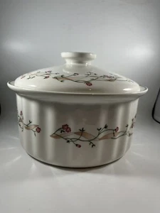 Johnson Brothers Eternal Beau Large Casserole Dish Lidded - Picture 1 of 5