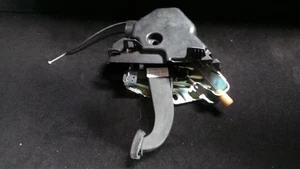 Y11302 Mercedes W204 W212 Bremspedal Parkbremse Feststellbremspedal A2044201584 - Picture 1 of 4