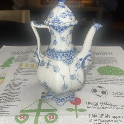 Royal Copenhagen Blue Fluted Lace Coffee Pot Lid 1/1030 EUC - Image 1 of 4