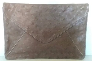 "Cartera con embrague de avestruz Streets Ahead color topo 12,5-8,5" - Imagen 1 de 11