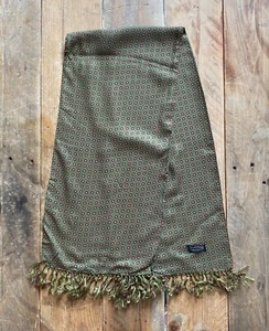 Bufanda Tootal Vintage - Verde - Lunares Amarillos Bergundy - Inglaterra - 46" x 10.5" - Imagen 1 de 7