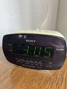 Vintage SONY Dream Machine ICF-C111 AM/FM Alarm Clock Radio Works - Picture 1 of 7