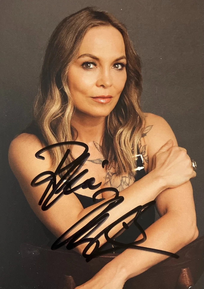 Autogramm Regina Halmich Weltmeisterin Boxen handsigniert Stefan RAAB 25 co xyz - Bild 1 von 1