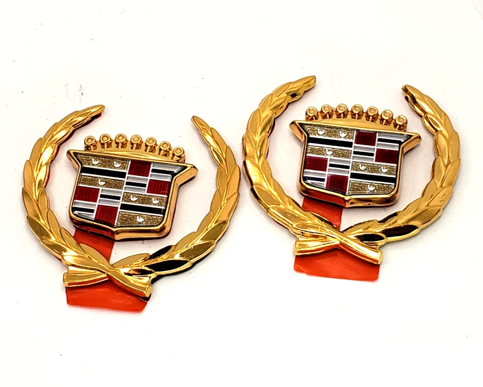 NEW 70s 80s 90s CADILLAC GOLD ROOF CREST WREATH NOS EMBLEM SET SAIL PANEL TRIM Foto 1 de 4