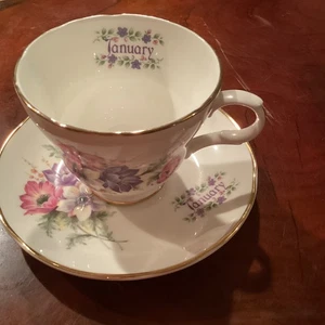 Taza de té Crown Trent Staffordshire con platillo enero - Imagen 1 de 3