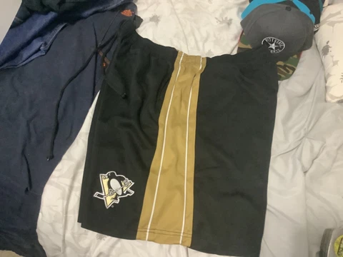 NHL Pittsburgh Penguins shorts mens size 3xl Majestic Cover