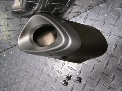 2015-2020 Yamaha FJ09 Tracer GT OEM Exhaust Shield Protector 2PP-14708-00-00 Foto 1 de 4