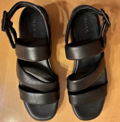 VINCE. Sandalia de mujer negra de 1" con plataforma Skylar de cuña abierta de cuero 7,5 M Foto 1 de 4