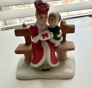 Vintage 1991 Lefton Weihnachten Kolonialdorf 00215 Mutter Tochter Parkbank - Bild 1 von 7
