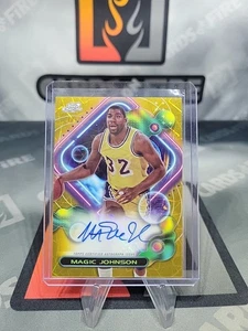 2023-24 Topps Cosmic Chrome Magic Johnson Variation Auto Gold Velocity /50 - Picture 1 of 2