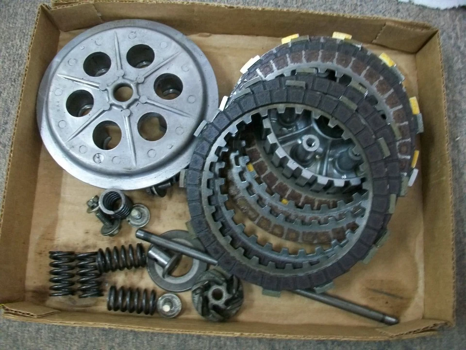 1982 Honda CR250 CR250R Elsinore Clutch Parts Push Rod Water Pump Impeller Foto 1 de 4