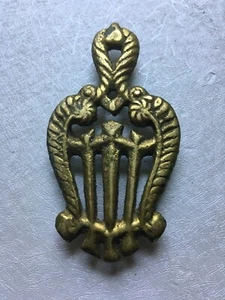 Vintage 1970s Solid Cast Brass String Instrument Trivet 4.25"L x2.25"W - Picture 1 of 3