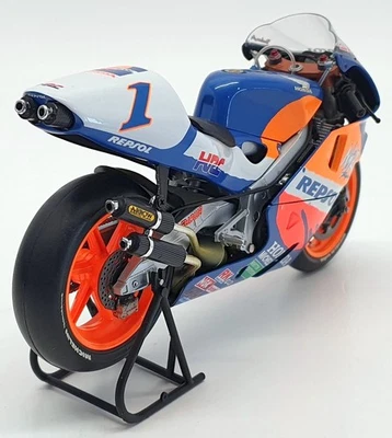 Minichamps 1/12 Scale Motorcycle 122 976101 - Honda NSR500 M.Doohan - Image 1 of 4