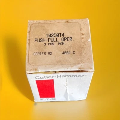 🔥(AN)Eaton 10250T4 30.5 mm 3‑Position Push‑Pull Operator, Momentary, 2NC, NEMA - Image 1 of 4