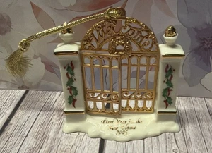 Lenox 2005 First Year In The New Home Christmas Ornament 3 1/4" Tall ~ NO BOX - Picture 1 of 4