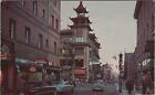 c1950er San Francisco Chinatown Nachtdämmerung Neonlichter Autos Postkarte B919