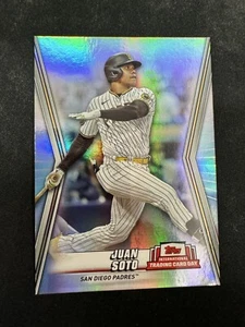 Mint JUAN SOTO PADRES 2023 Topps International Trading BASEBALL MLB CARD - Picture 1 of 2