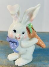 Vtg Russ Berrie Bunny Hop Figurine Bunny Holding Carrot #5533 Easter Decor GUC