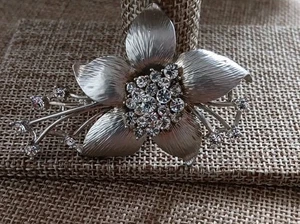 Spilla/spilla vintage, metà secolo, cristallo austriaco con strass su tono argento - Foto 1 di 14