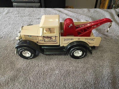 Nylint Auto Repair Wrecker truck Tin Toy As Is - Bumper Damage ,Hook Works - Image 1 of 4