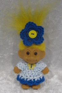 Muñecas troll hechas a mano de 21⁄2-3", ropa hecha a mano, vestido de ganchillo y diadema #28 - Imagen 1 de 3