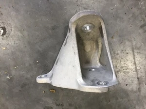 05-13 LS2 LS3 LS7 C6 Corvette Aluminio Motor Soporte de Montaje LH NUEVO  - Imagen 1 de 3