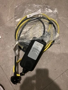 Bmw 3 Pin Charger - Picture 1 of 2