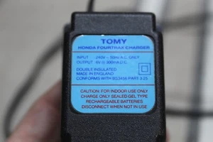 Chargeur Tomy Honda Fourtrax 240V - 50Hz A.C conforme à BS3456 pièce 3.25 - Photo 1/2