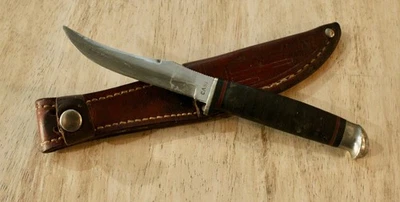 1959–65 CASE 323-3¼ M3 Finn Vintage Hunting Skinner Knife w/ Leather Sheath - Image 1 of 4