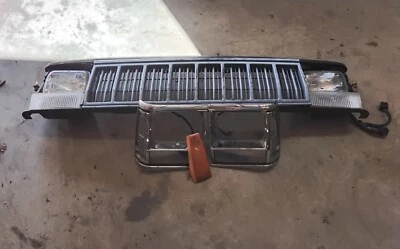 JEEP CHEROKEE LAREDO MONTAJE PANEL CABEZAL FALTAN LENTES ESQUINERAS 1984-1992  Foto 1 de 4